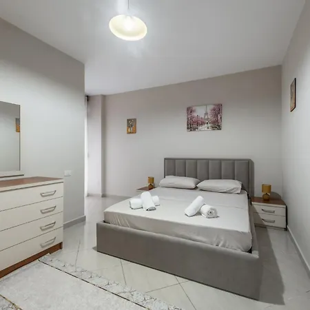 Apartment Royal Serenity Beachfront Two-bedroom Durrës